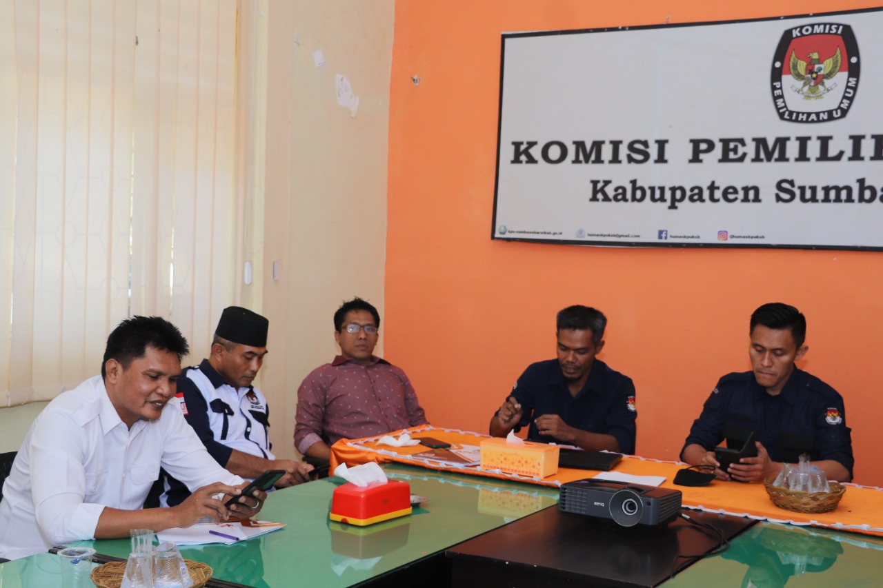 Kunjungan Anggota KPU Provinsi NTB dan Kabag SDM terkait Pelaksanaan DP3 di Kecamatan Maluk